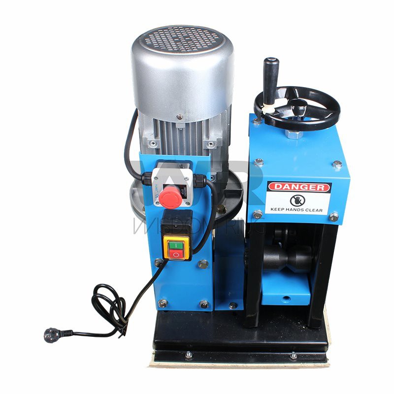 Mašina za skidanje metalnog otpada od bakra